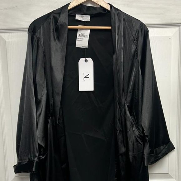 BLACK TOP - Picture 2 of 4